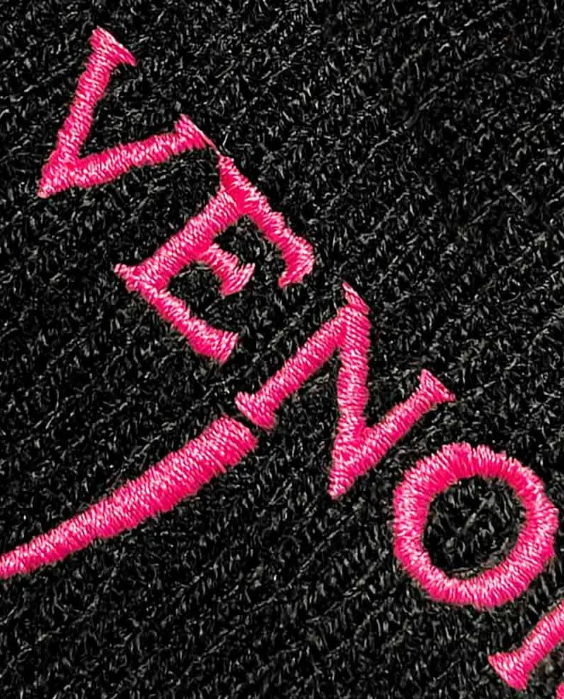 Blackpink - Gorro Beanie Bordado "Pink Venom"